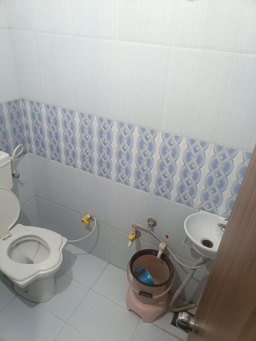 Hotel Mahalaxmi Дварка Экстерьер фото
